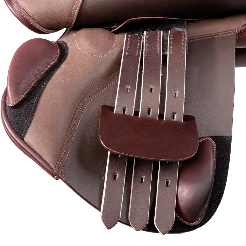 Kavalkade - Jumping Saddle "CATO" - side panel up close brown